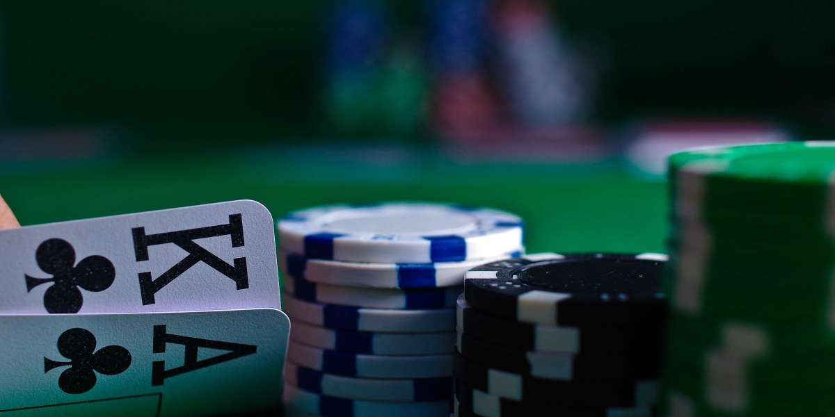 What are some common types of gambling available at a gambling shop
