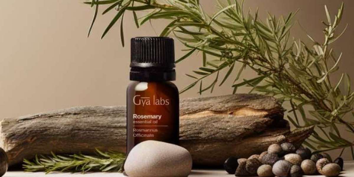 Say Goodbye to Dandruff: Rosemary Oil's Role in Scalp Health