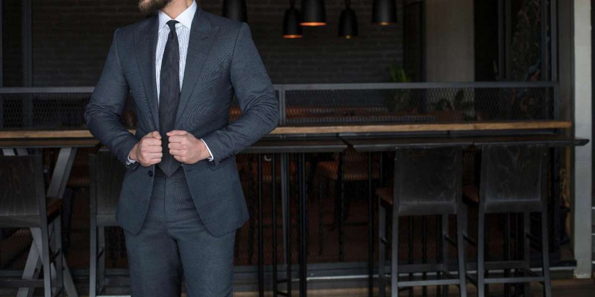 Tailored Elegance for Gentlemen - Men's Suit in Chaweng