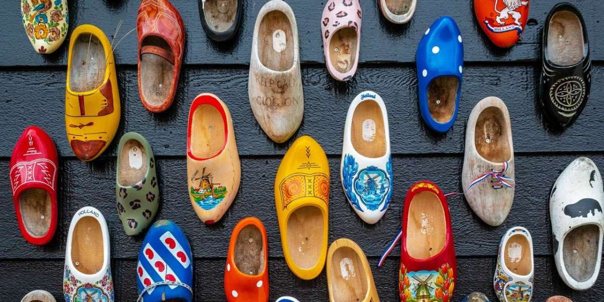 Global Clogs Market Size, Share, Growth Forecasts TO 2033